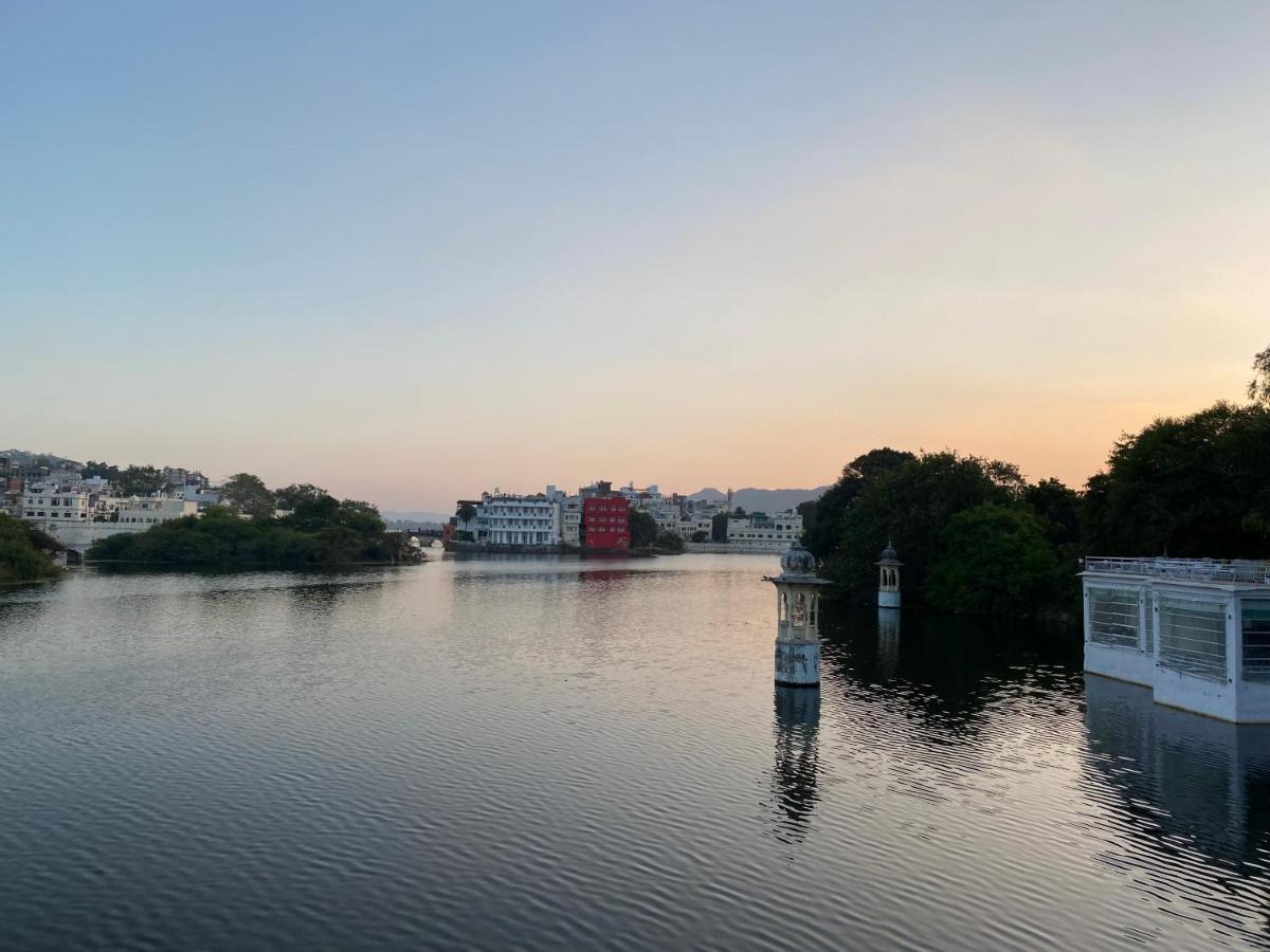 Natural Lake View Hotel Udaipur Dış mekan fotoğraf