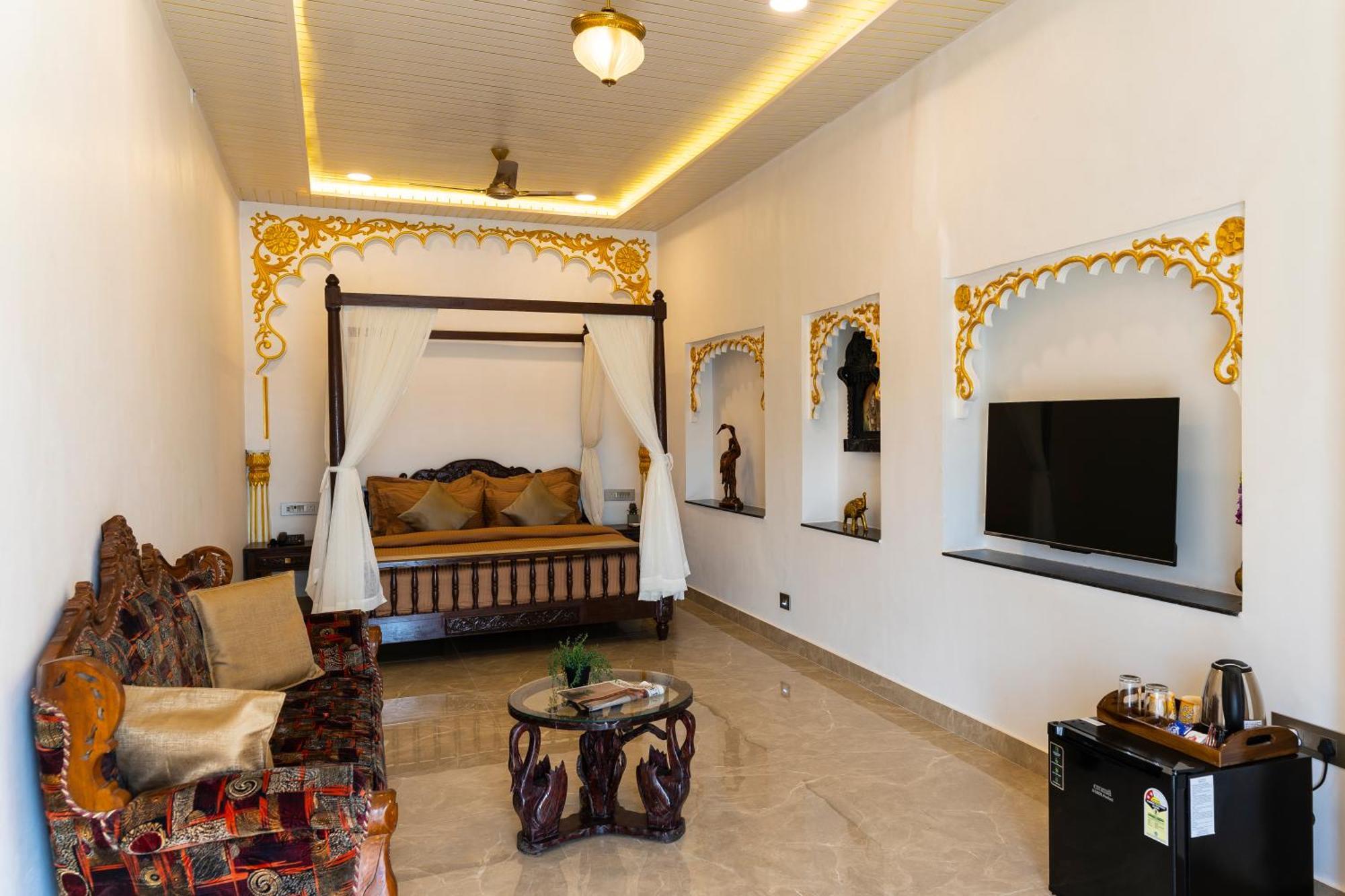 Natural Lake View Hotel Udaipur Dış mekan fotoğraf